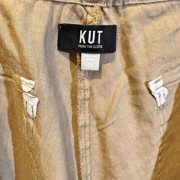 Kut from the Kloth Tan Trousers Relaxed Fit Lightweight - Picture 3 of 5